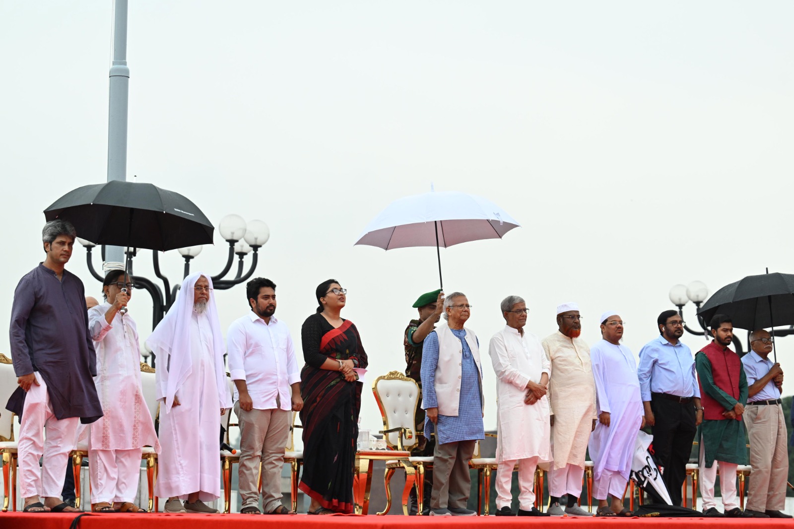 ‘ছাত্র-গণঅভ্যুত্থান ২০২৪’-এর শহীদরা জাতীয় বীর: দক্ষিণ প্লাজায় জুলাই ঘোষণাপত্র পাঠ