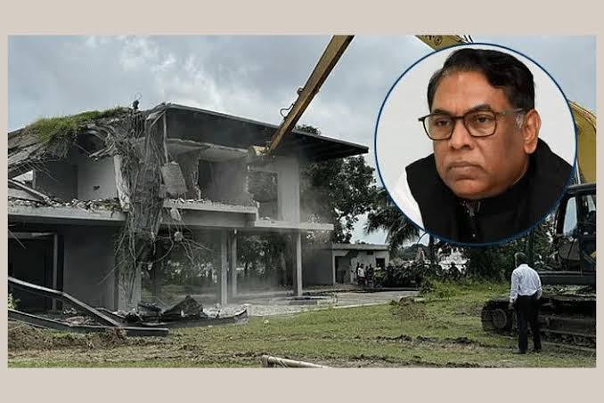 পোস্তগোলায় উচ্ছেদ অভিযান, ভাঙা হচ্ছে সাবেক জ্বালানি প্রতিমন্ত্রীর বাংলো