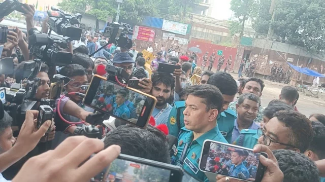 ভুয়া আইডি কার্ড দেখিয়ে ‎ঢাবিতে ঢোকার চেষ্টা, আটক দুজনের বিরুদ্ধে ব্যবস্থা নেওয়া হচ্ছে