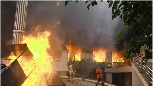 নেপালে গণমাধ্যমের অফিসে ভাঙচুর-আগুন